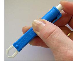 PINZETTA TOGLI ZECCHE IN PLASTICA BLISTER SINGOLO - Speedyfarma.it